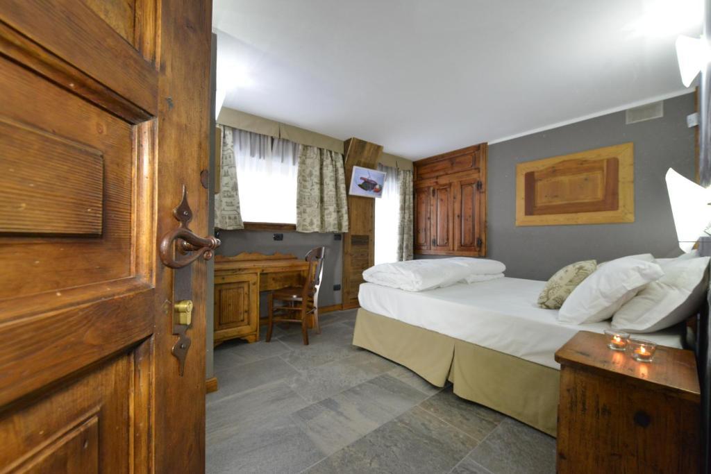 Mollino Rooms Breuil-Cervinia Pokoj fotografie