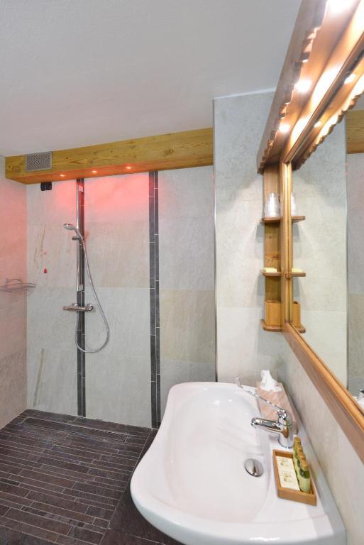 Mollino Rooms Breuil-Cervinia Pokoj fotografie
